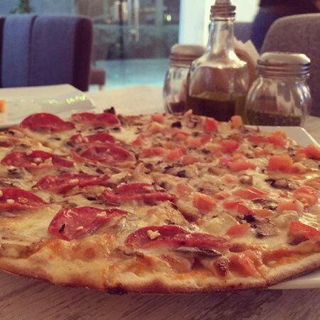 La Italia Pizzeria