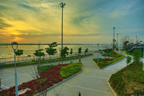 Gran Malecón Puerta de Oro