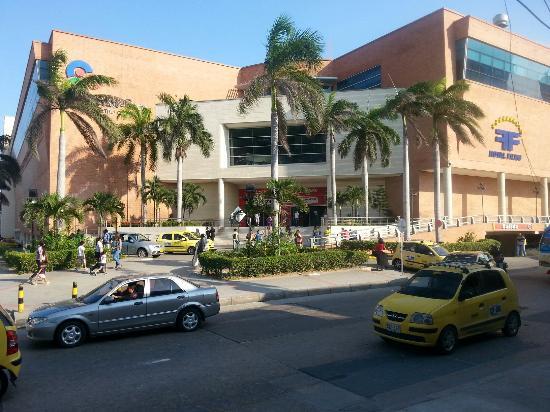 el Centro Comercial Portal del Prado