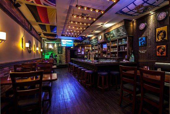 Porthos & Pub